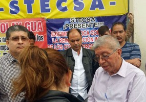 FEMSA desobedece orden judicial de reinstalación