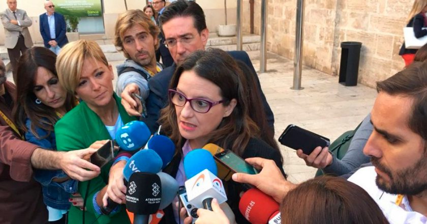 La vergonzante concentración de un grupo de fascistas ante el domicilio de Mónica Oltra, vicepresidenta del gobierno de Valencia, este jueves 19, debe preocupar a todos y exigir una reacción contundente por parte del Estado democrático contra estos facinerosos.